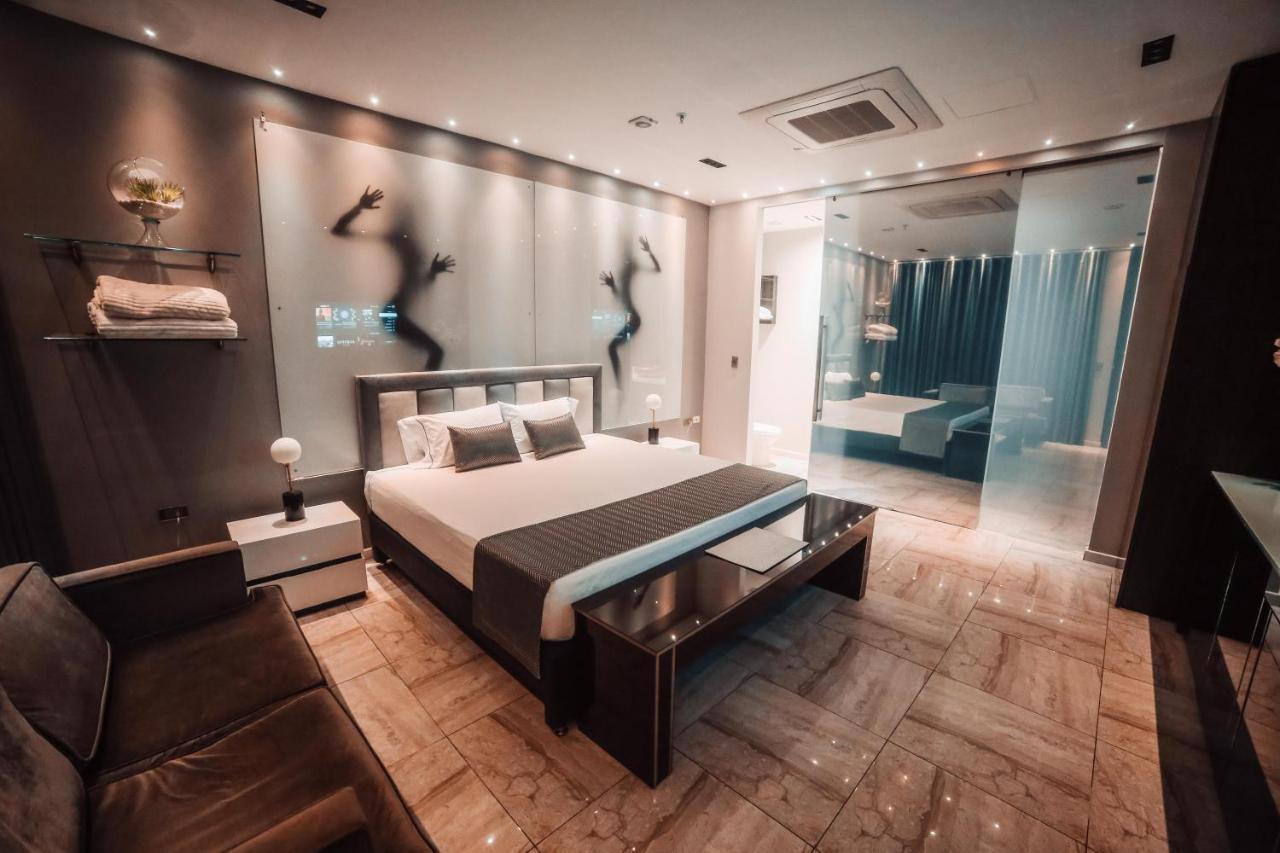1Million Luxury Suites Medellin Exterior photo