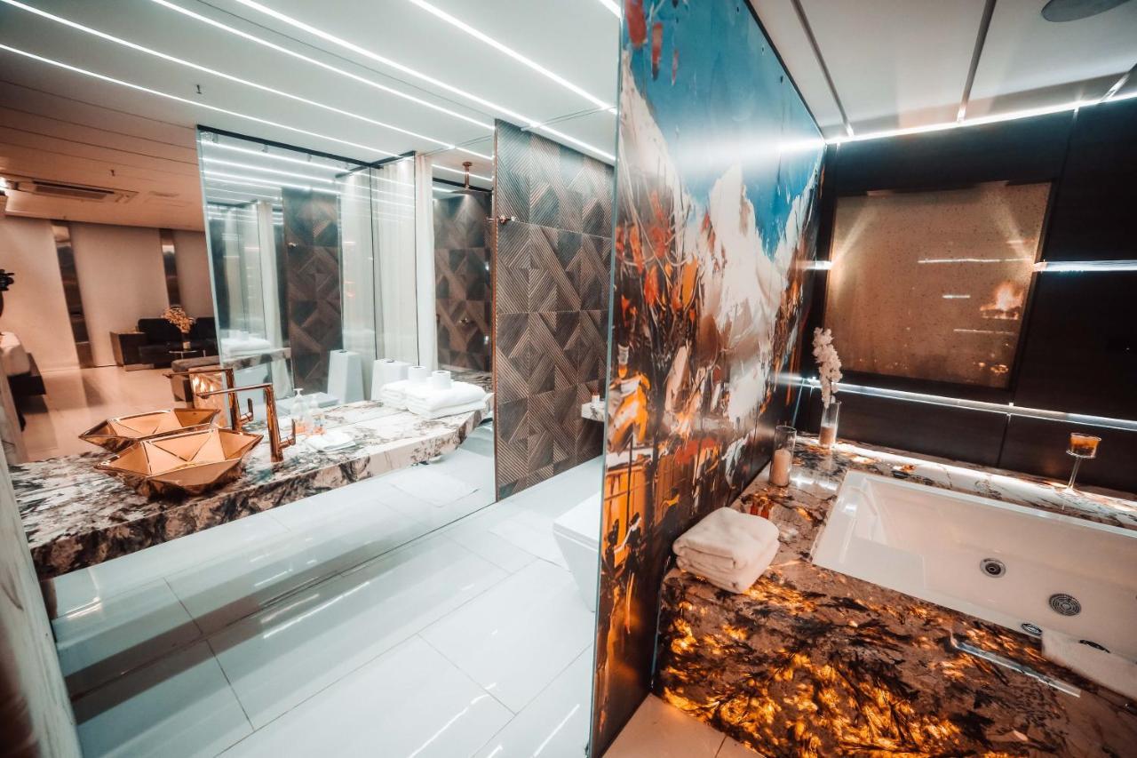 1Million Luxury Suites Medellin Exterior photo