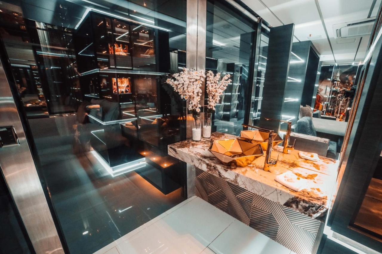 1Million Luxury Suites Medellin Exterior photo