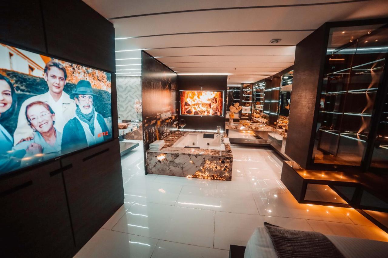 1Million Luxury Suites Medellin Exterior photo