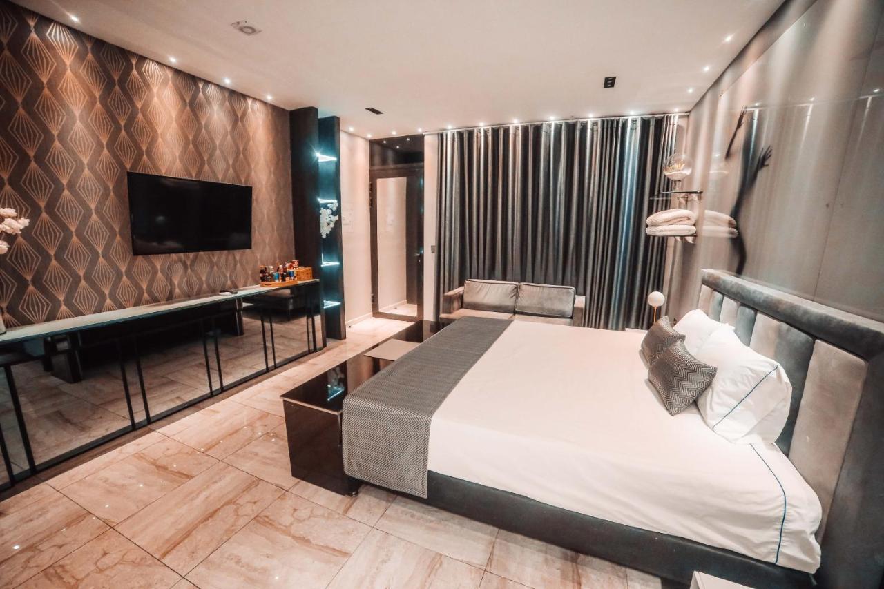 1Million Luxury Suites Medellin Exterior photo