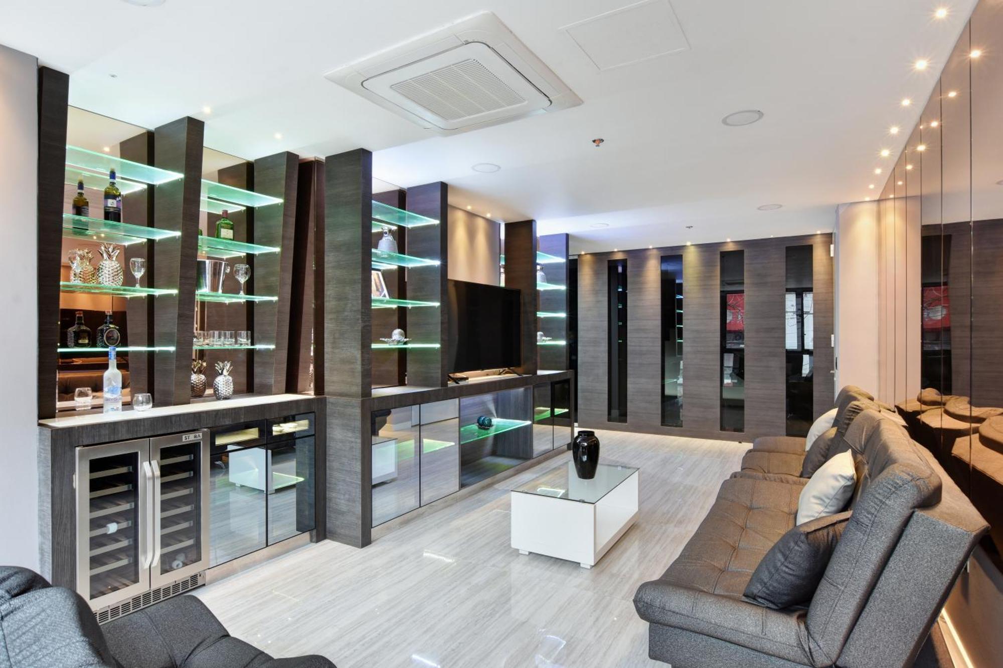 1Million Luxury Suites Medellin Exterior photo