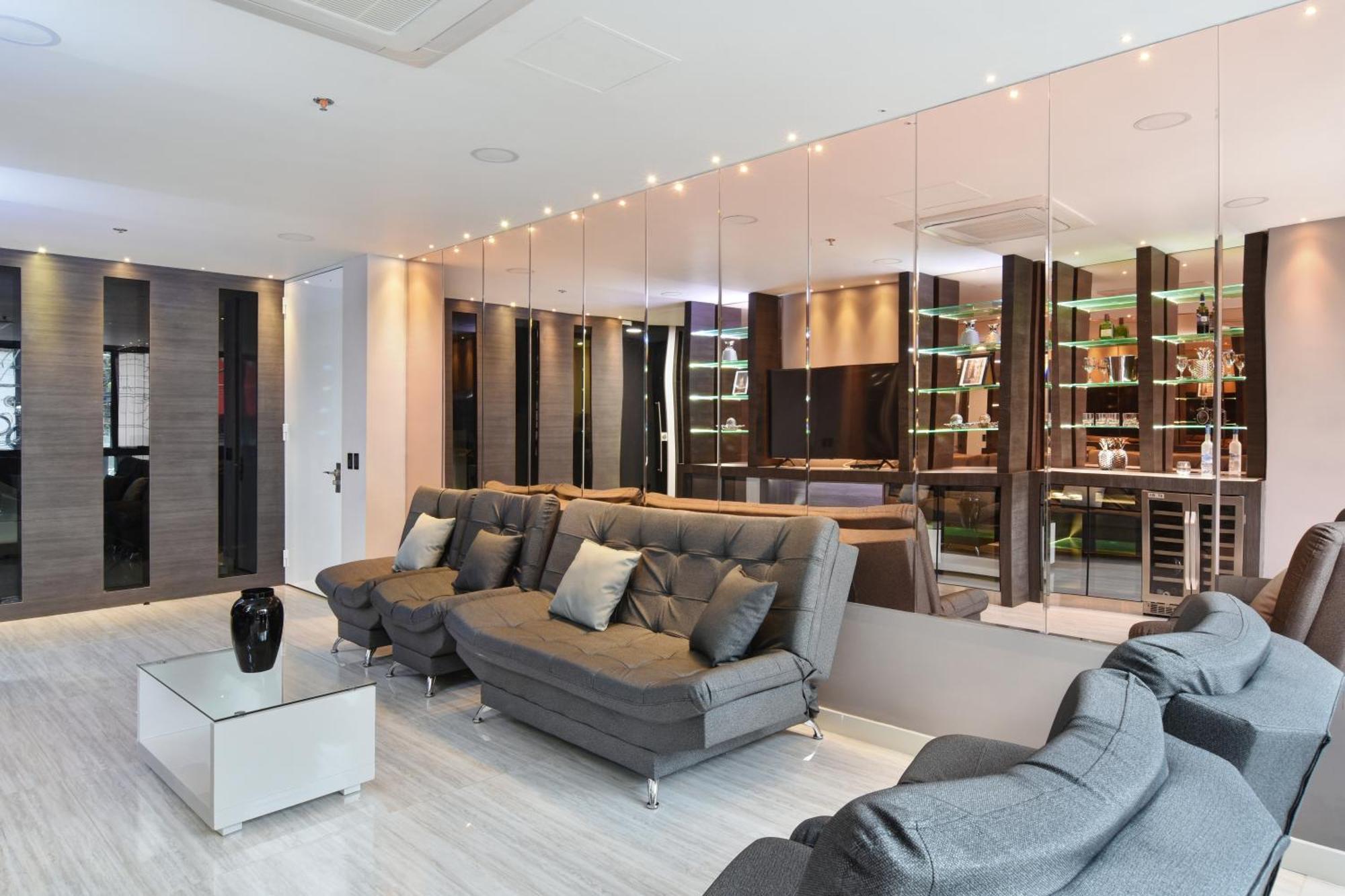 1Million Luxury Suites Medellin Exterior photo