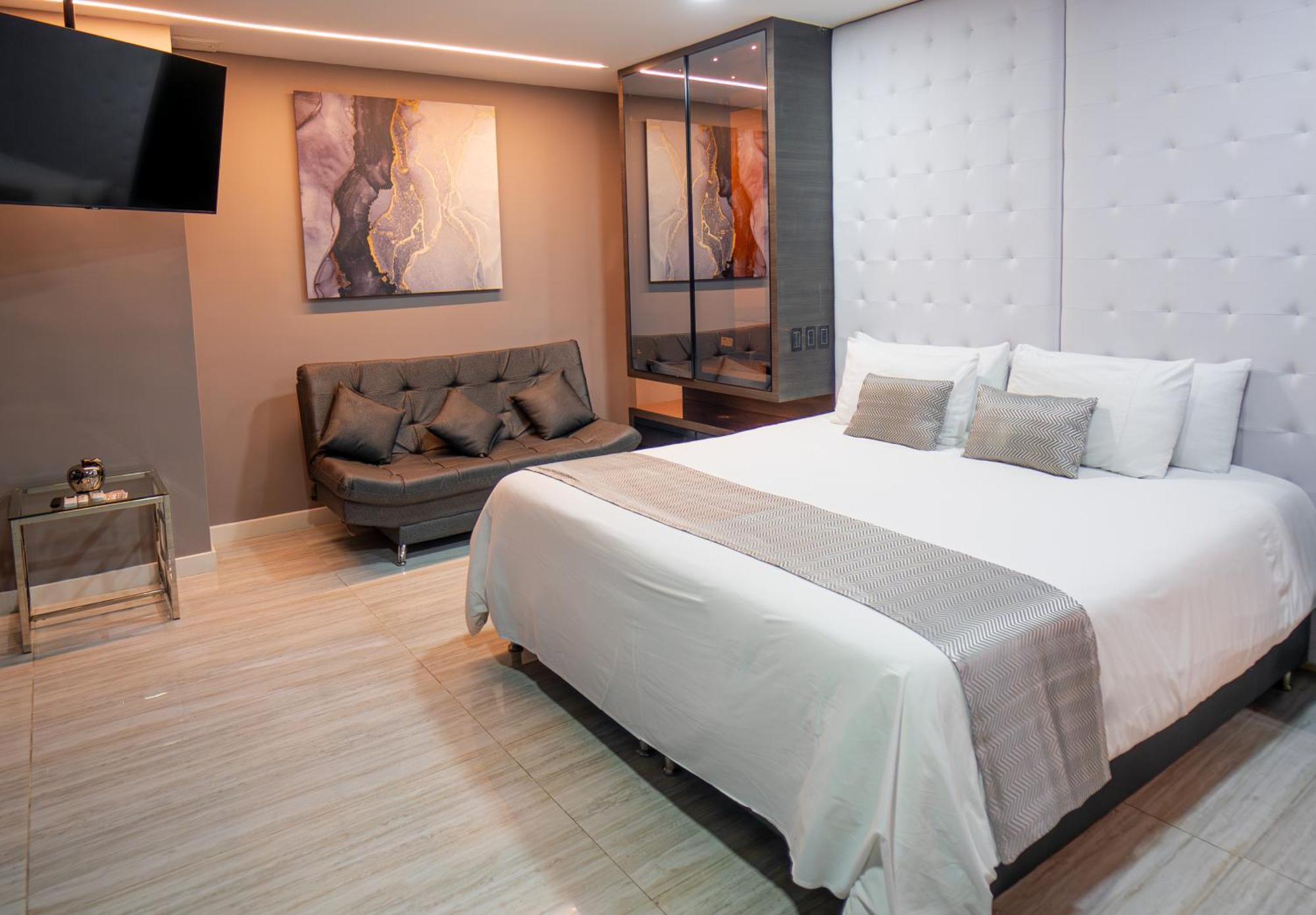 1Million Luxury Suites Medellin Exterior photo